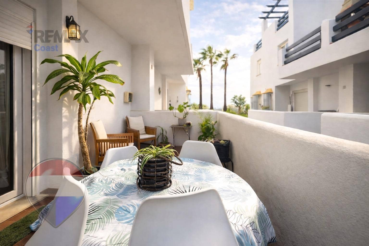 2 Zimmer Apartment zu verkaufen in Estepona mit Pool Garage - 235.000 € (Ref: 9556000)