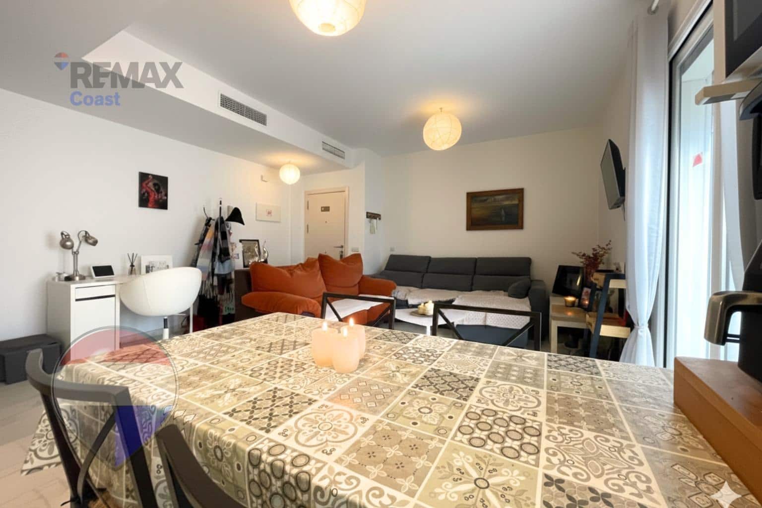 2 Zimmer Apartment zu verkaufen in Estepona mit Pool Garage - 235.000 € (Ref: 9556000)