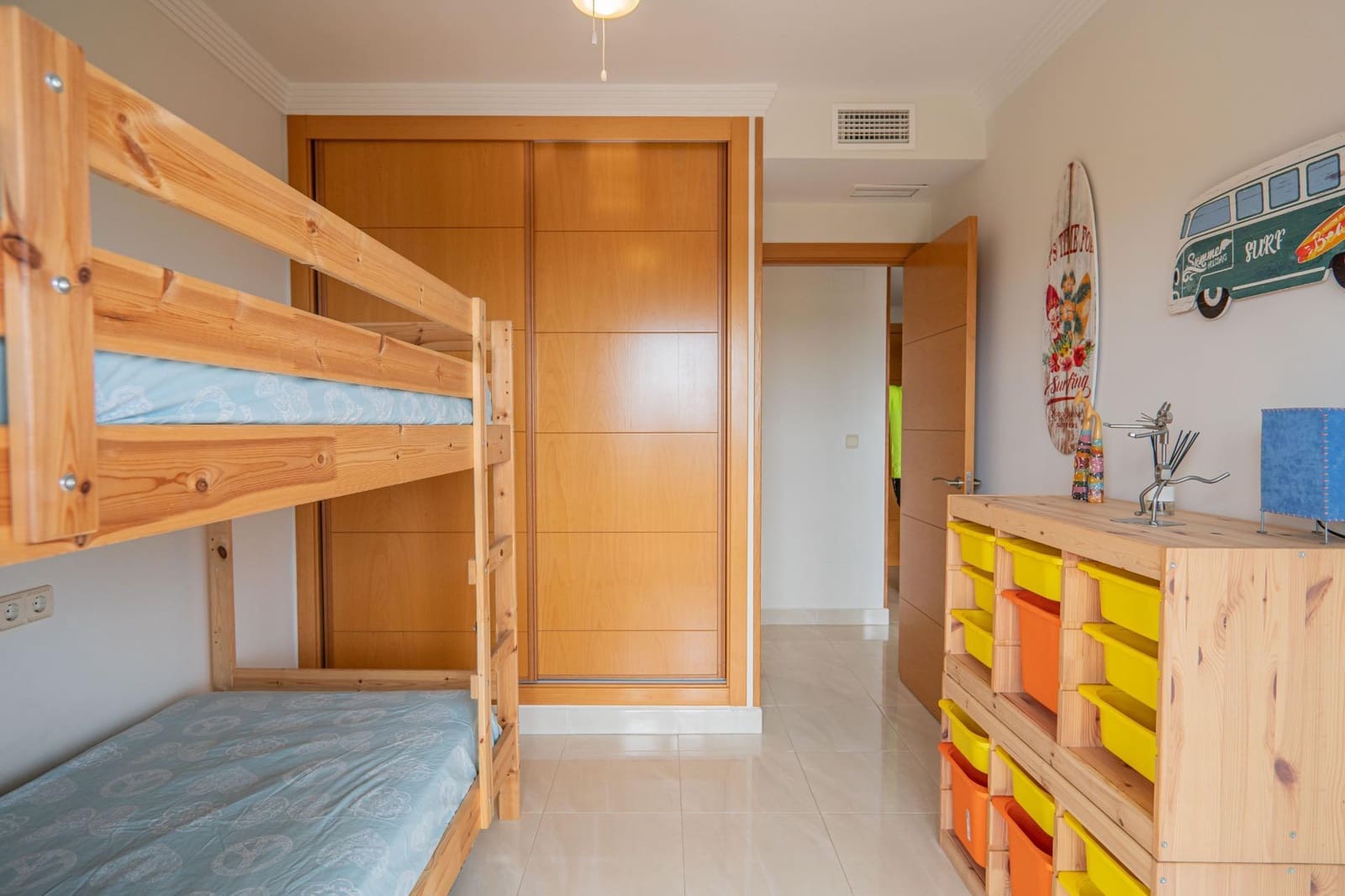 2 soverom Penthouse til leie i Almayate med svømmebasseng garasje - € 950 (Ref: 9591481)