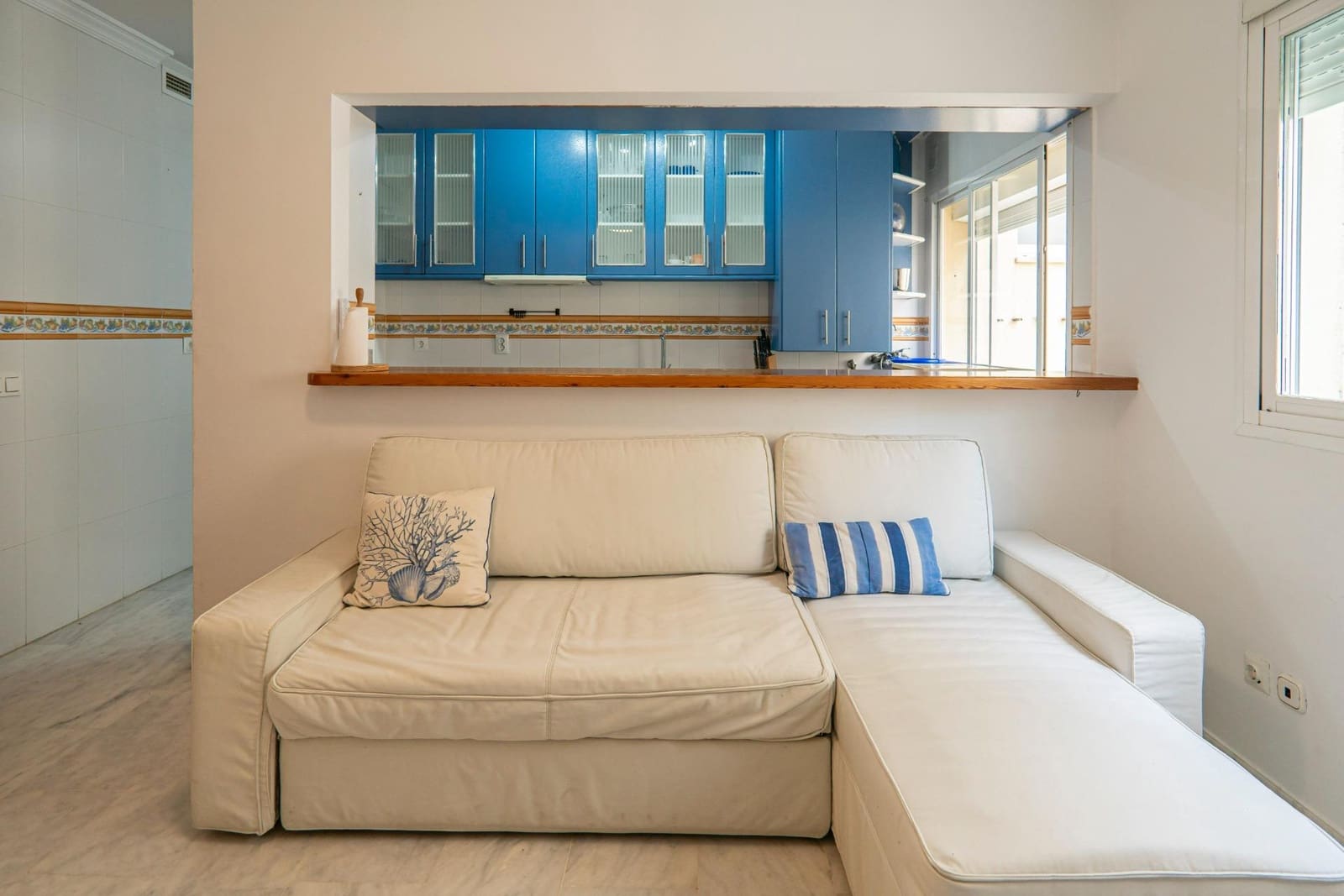 1 bedroom Apartment for rent in Estepona - € 1,350 (Ref: 9596342)