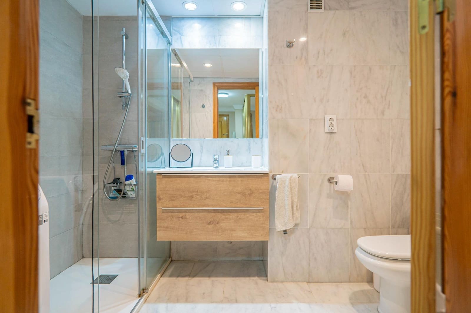 1 bedroom Apartment for rent in Estepona - € 1,350 (Ref: 9596342)