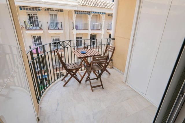 Appartement de 1 chambre à louer à Estepona - 1 350 € (Ref: 9596342)