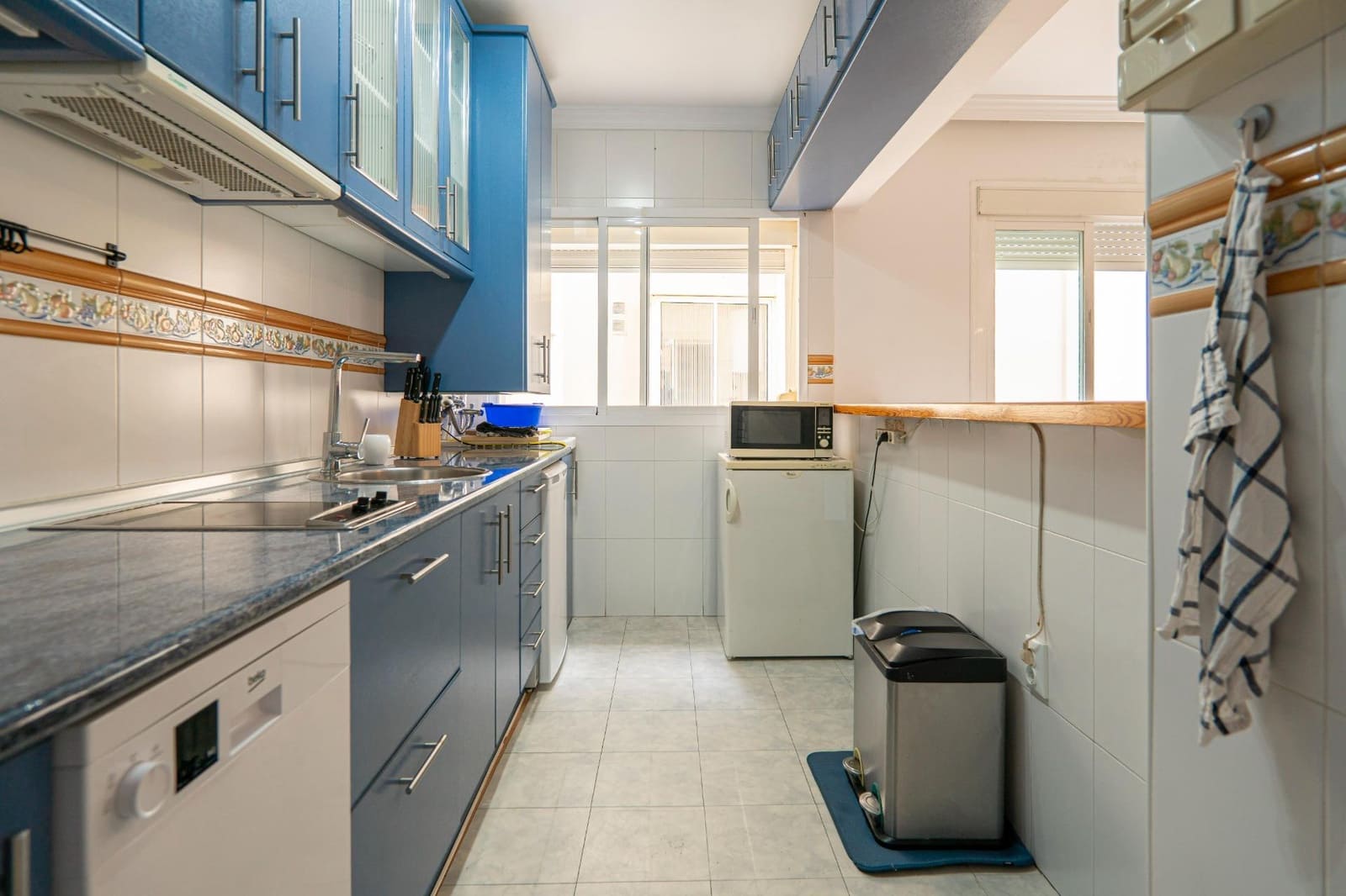 1 Zimmer Apartment zu vermieten in Estepona - 1.350 € (Ref: 9596342)