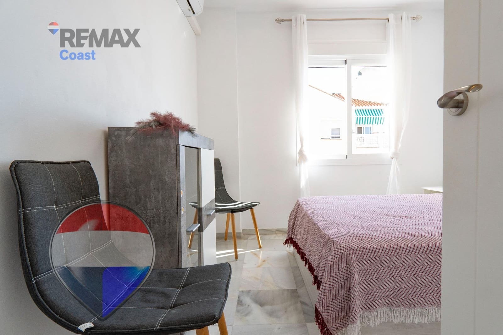 3 makuuhuone Asunto myytävänä paikassa La Cala del Moral mukana uima-altaan - 305 000 € (Ref: 9601203)