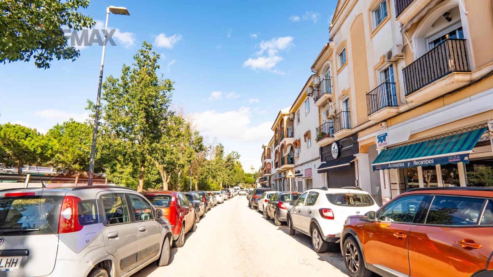 3 bedroom Flat for sale in Cartama with garage - € 288,000 (Ref: 9619441)