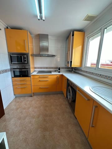 2 soveværelse Penthouse til leje i Málaga by - € 1.250 (Ref: 9625856)
