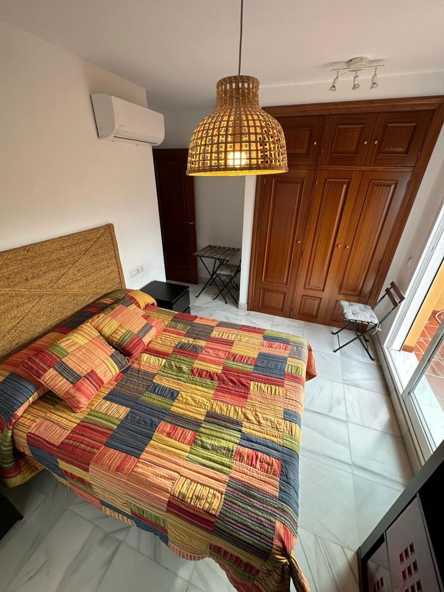 2 soveværelse Penthouse til leje i Malaga by - € 1.250 (Ref: 9625856)