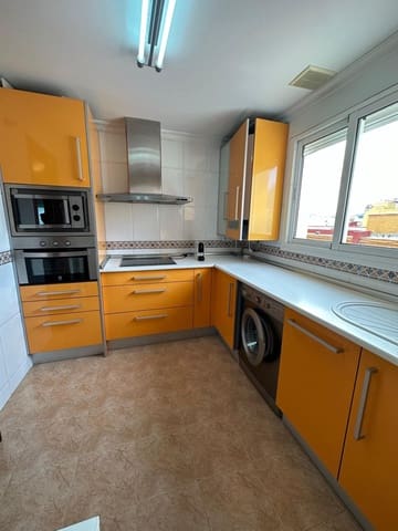 2 soveværelse Penthouse til leje i Málaga by - € 1.250 (Ref: 9625856)