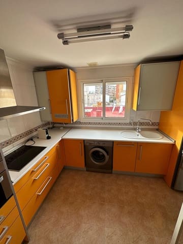 2 soveværelse Penthouse til leje i Málaga by - € 1.250 (Ref: 9625856)