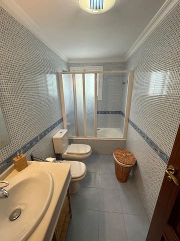 2 soveværelse Penthouse til leje i Málaga by - € 1.250 (Ref: 9625856)