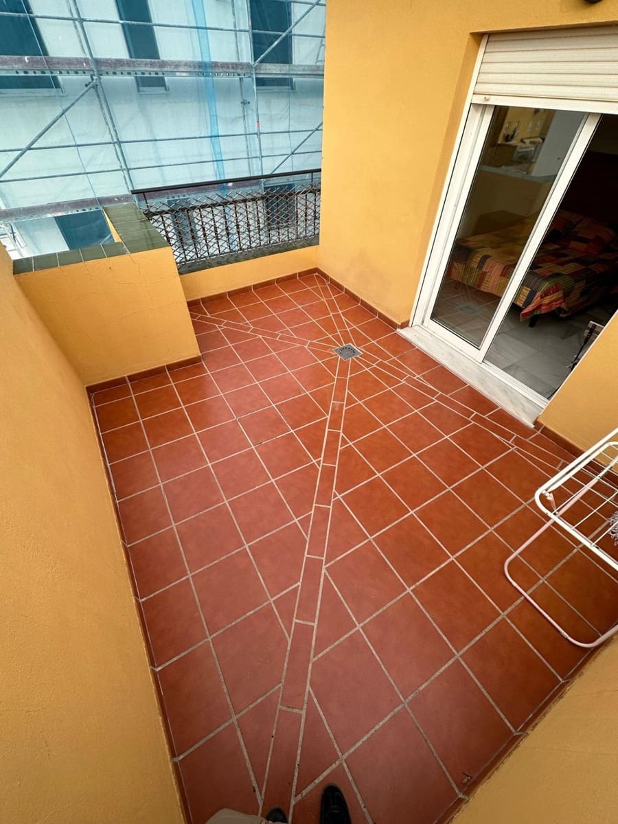 2 soveværelse Penthouse til leje i Malaga by - € 1.250 (Ref: 9625856)