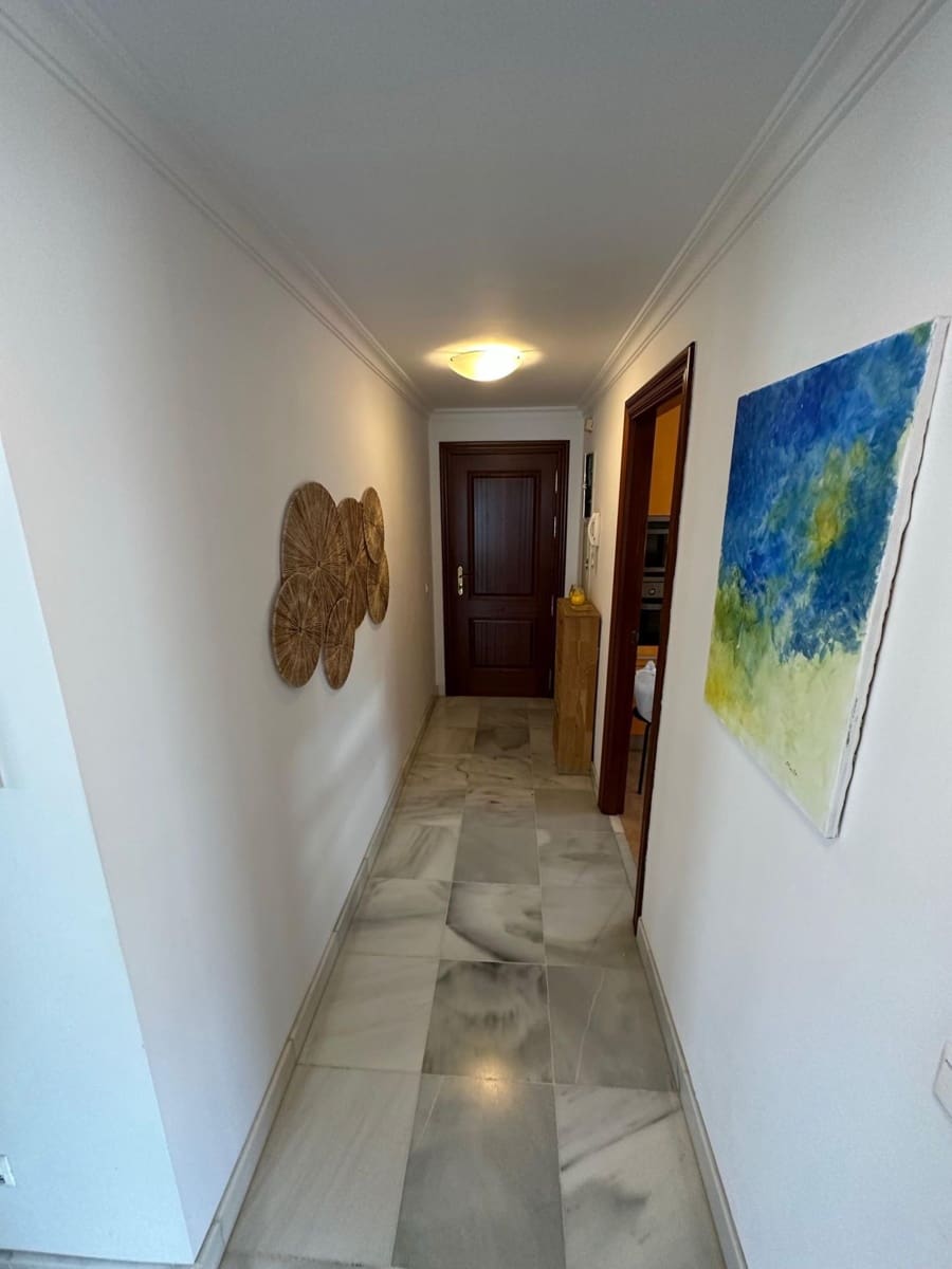 2 soveværelse Penthouse til leje i Malaga by - € 1.250 (Ref: 9625856)
