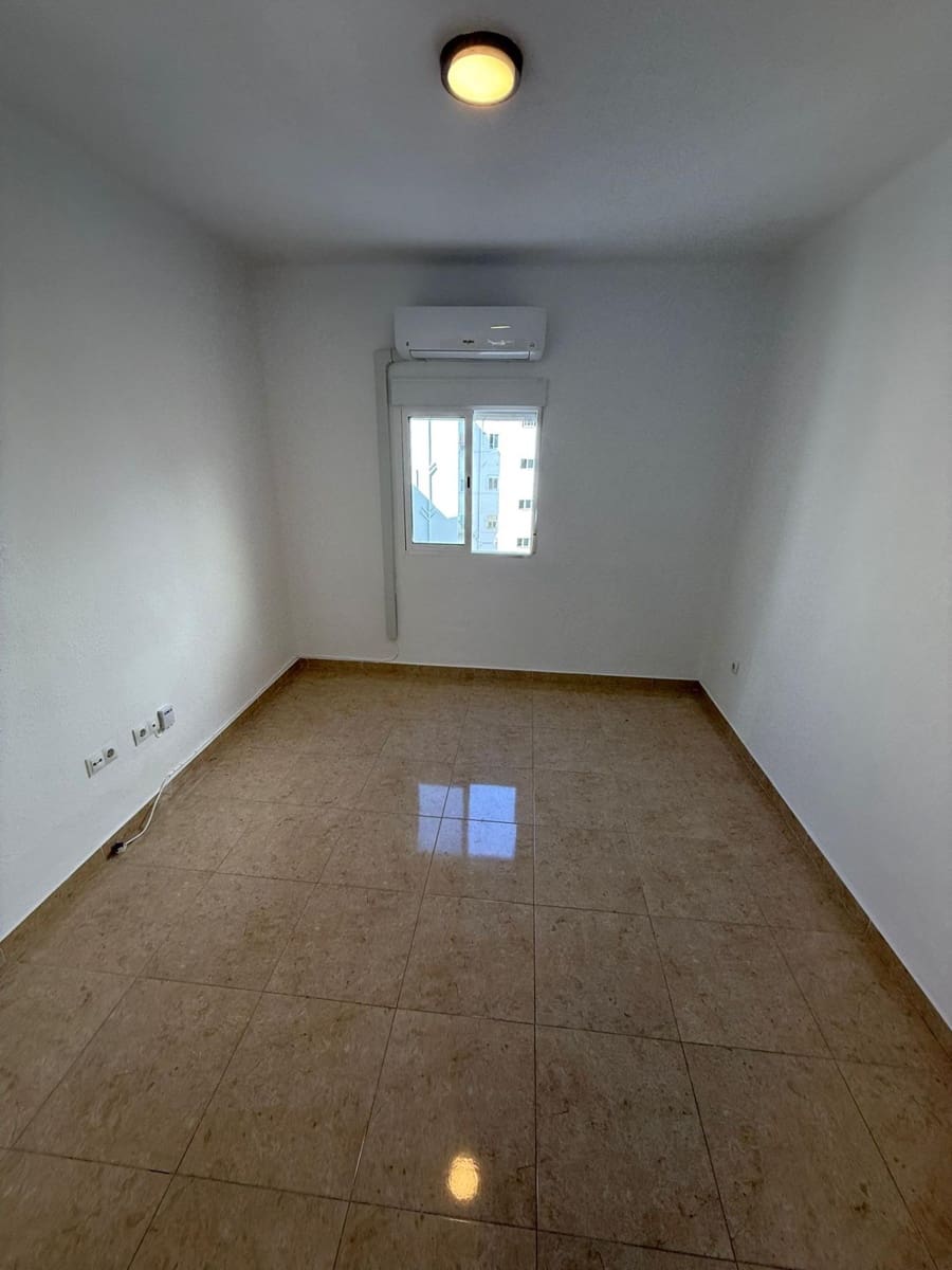 3 makuuhuone Asunto vuokrattavana paikassa Malaga kaupunki - 1 200 € (Ref: 9627739)