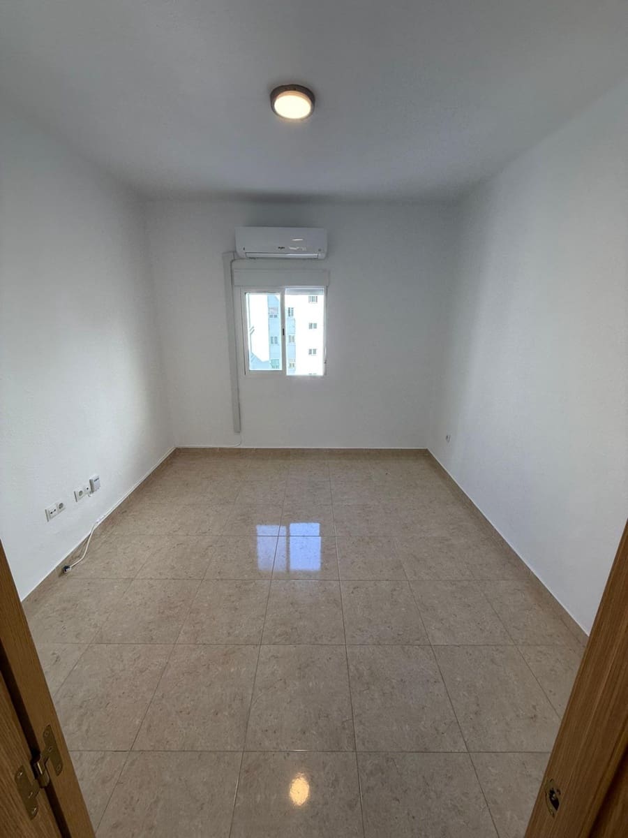 3 makuuhuone Asunto vuokrattavana paikassa Malaga kaupunki - 1 200 € (Ref: 9627739)