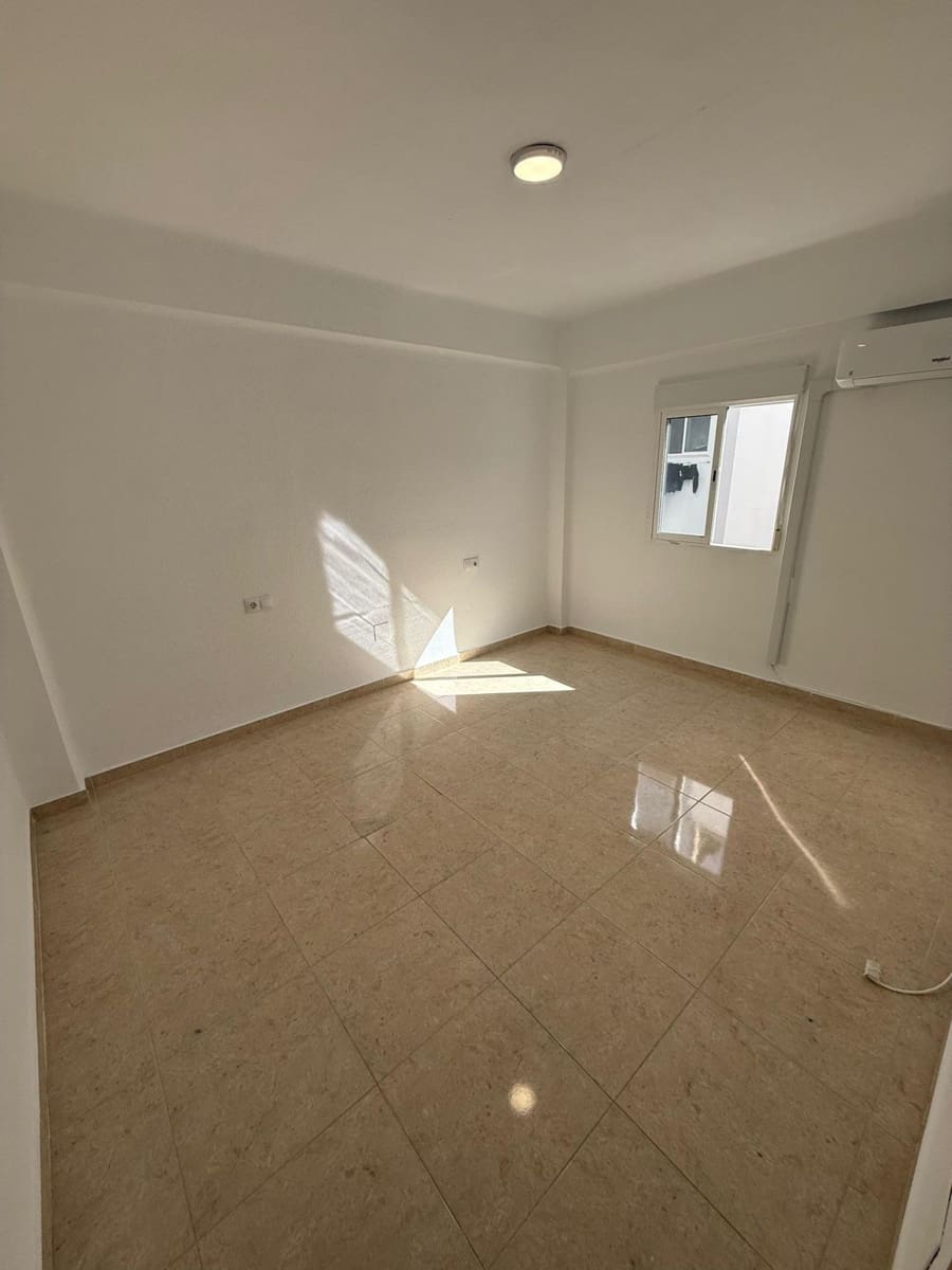 3 makuuhuone Asunto vuokrattavana paikassa Malaga kaupunki - 1 200 € (Ref: 9627739)