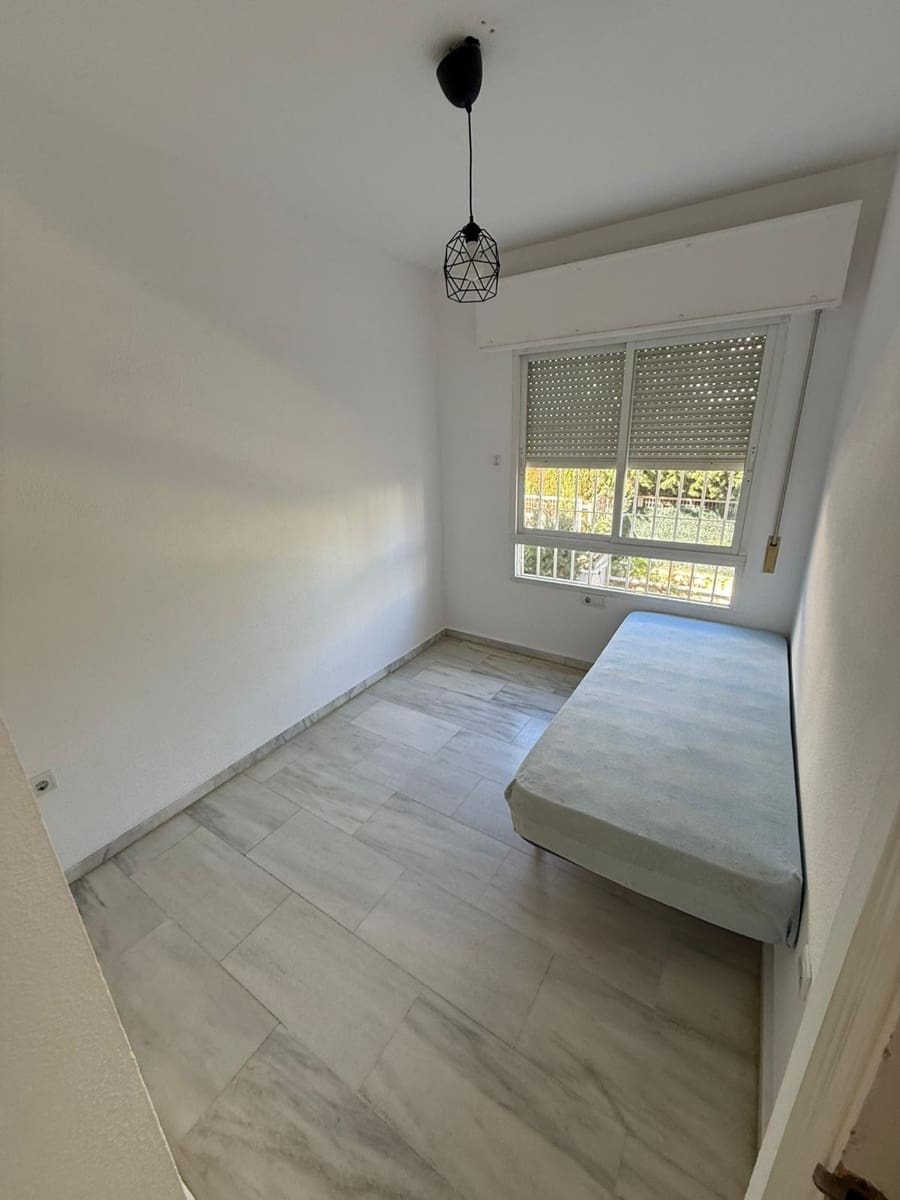 6 makuuhuone Rivitalo vuokrattavana paikassa Malaga kaupunki mukana uima-altaan 
autotalli - 2 000 € (Ref: 9627740)