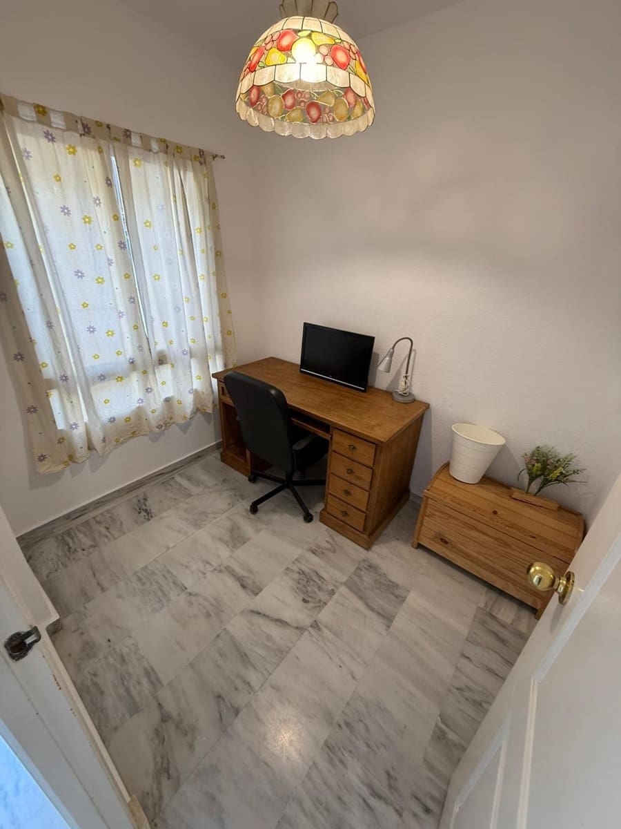 6 makuuhuone Rivitalo vuokrattavana paikassa Malaga kaupunki mukana uima-altaan 
autotalli - 2 000 € (Ref: 9627740)