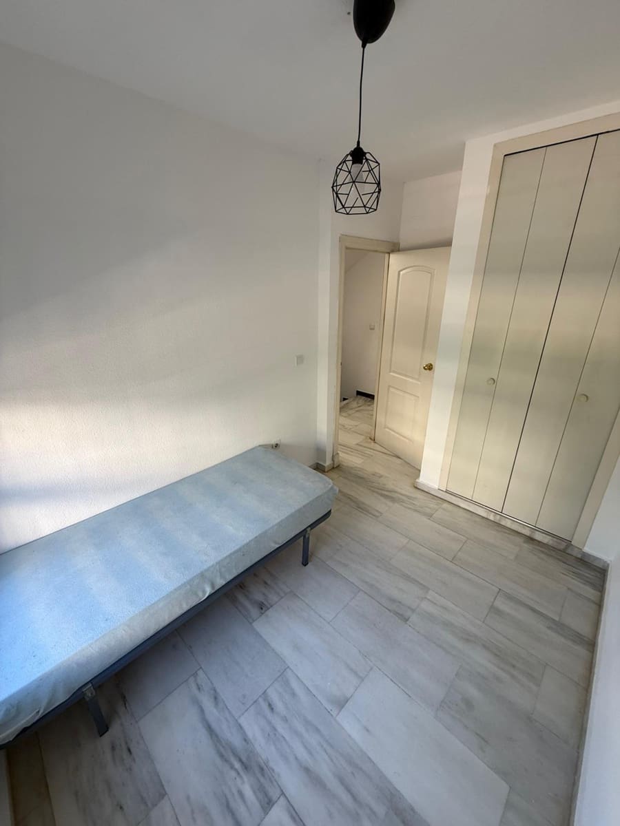 6 makuuhuone Rivitalo vuokrattavana paikassa Malaga kaupunki mukana uima-altaan 
autotalli - 2 000 € (Ref: 9627740)