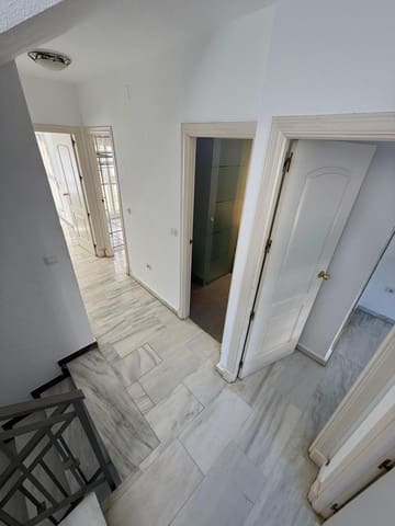 6 makuuhuone Rivitalo vuokrattavana paikassa Pedregalejo, Málaga kaupunki mukana uima-altaan 
autotalli - 2 000 € (Ref: 9627740)