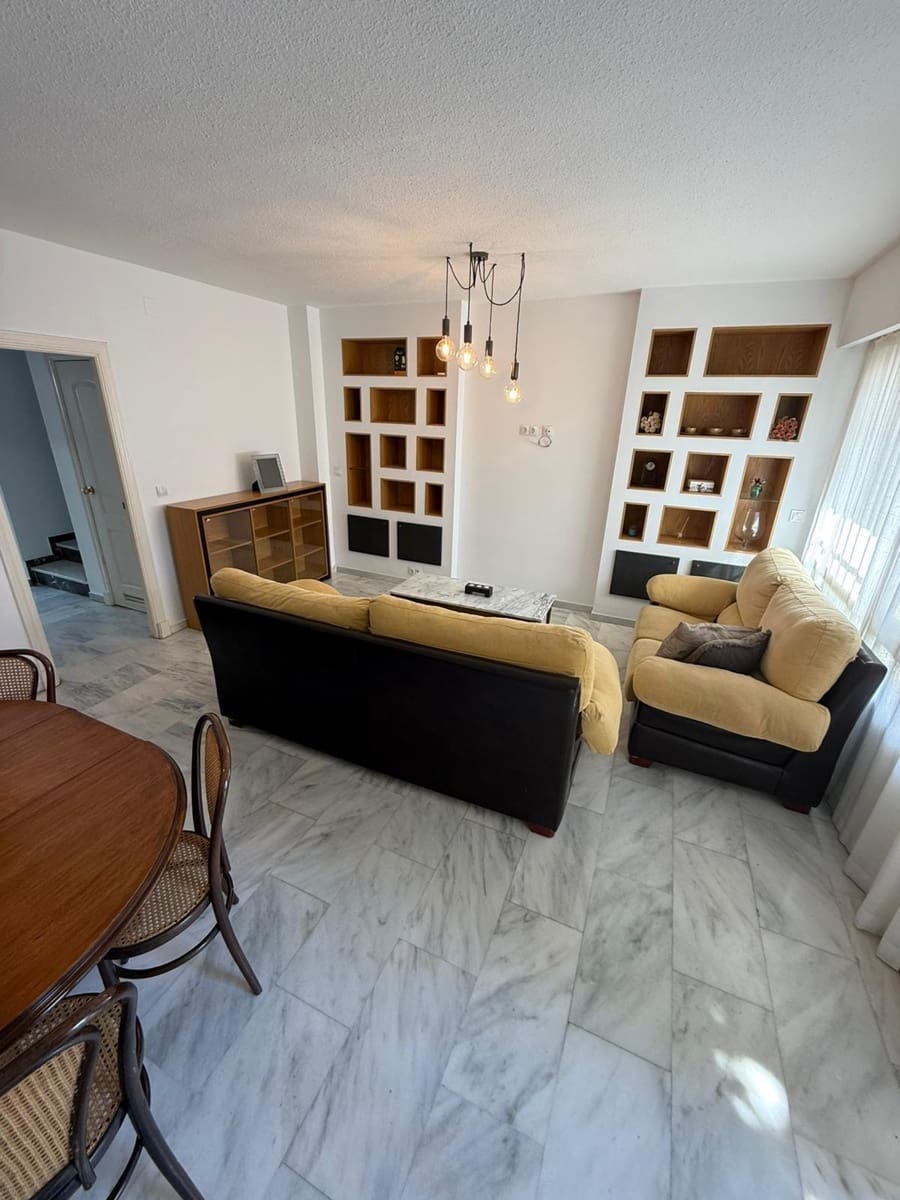 6 makuuhuone Rivitalo vuokrattavana paikassa Malaga kaupunki mukana uima-altaan 
autotalli - 2 000 € (Ref: 9627740)