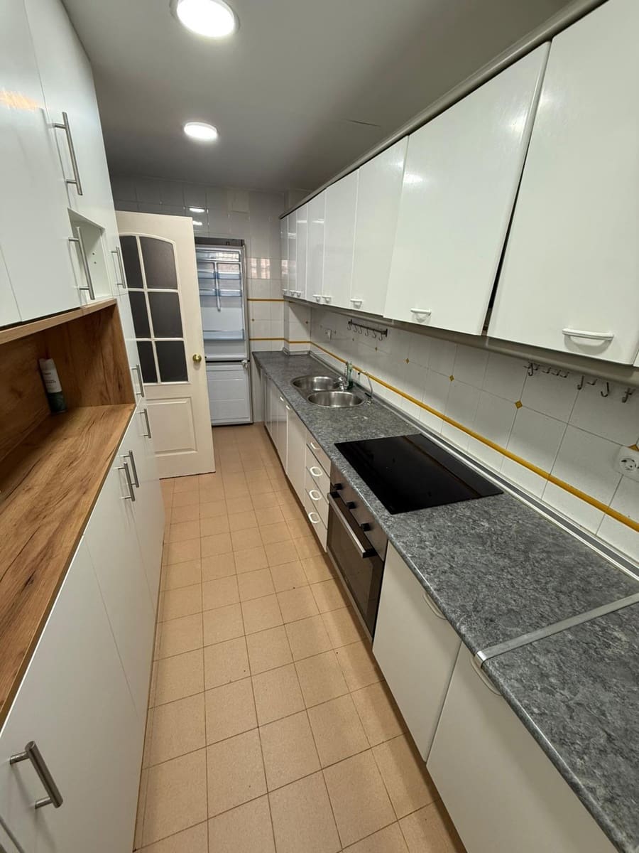 6 makuuhuone Rivitalo vuokrattavana paikassa Malaga kaupunki mukana uima-altaan 
autotalli - 2 000 € (Ref: 9627740)