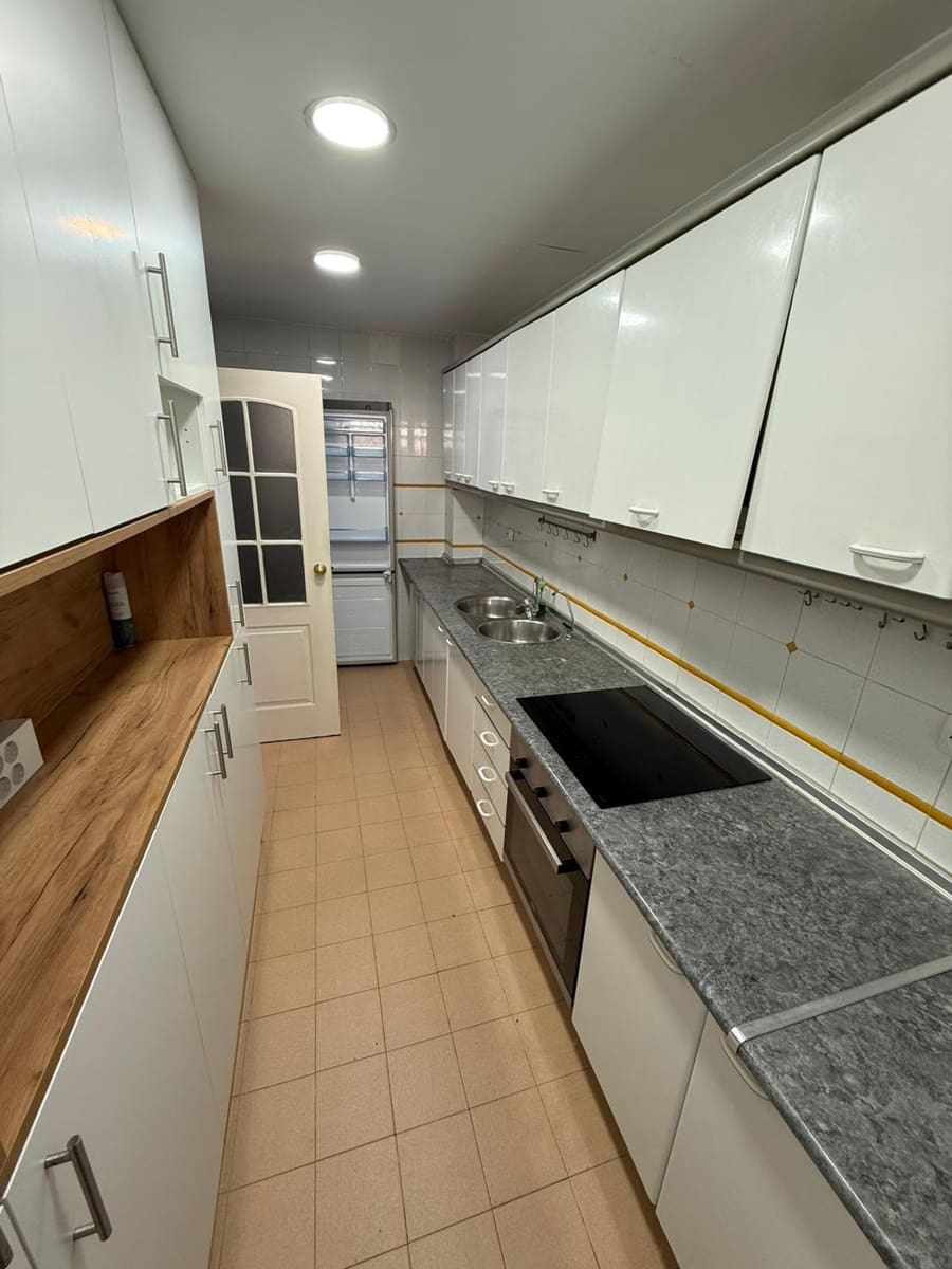 6 makuuhuone Rivitalo vuokrattavana paikassa Malaga kaupunki mukana uima-altaan 
autotalli - 2 000 € (Ref: 9627740)