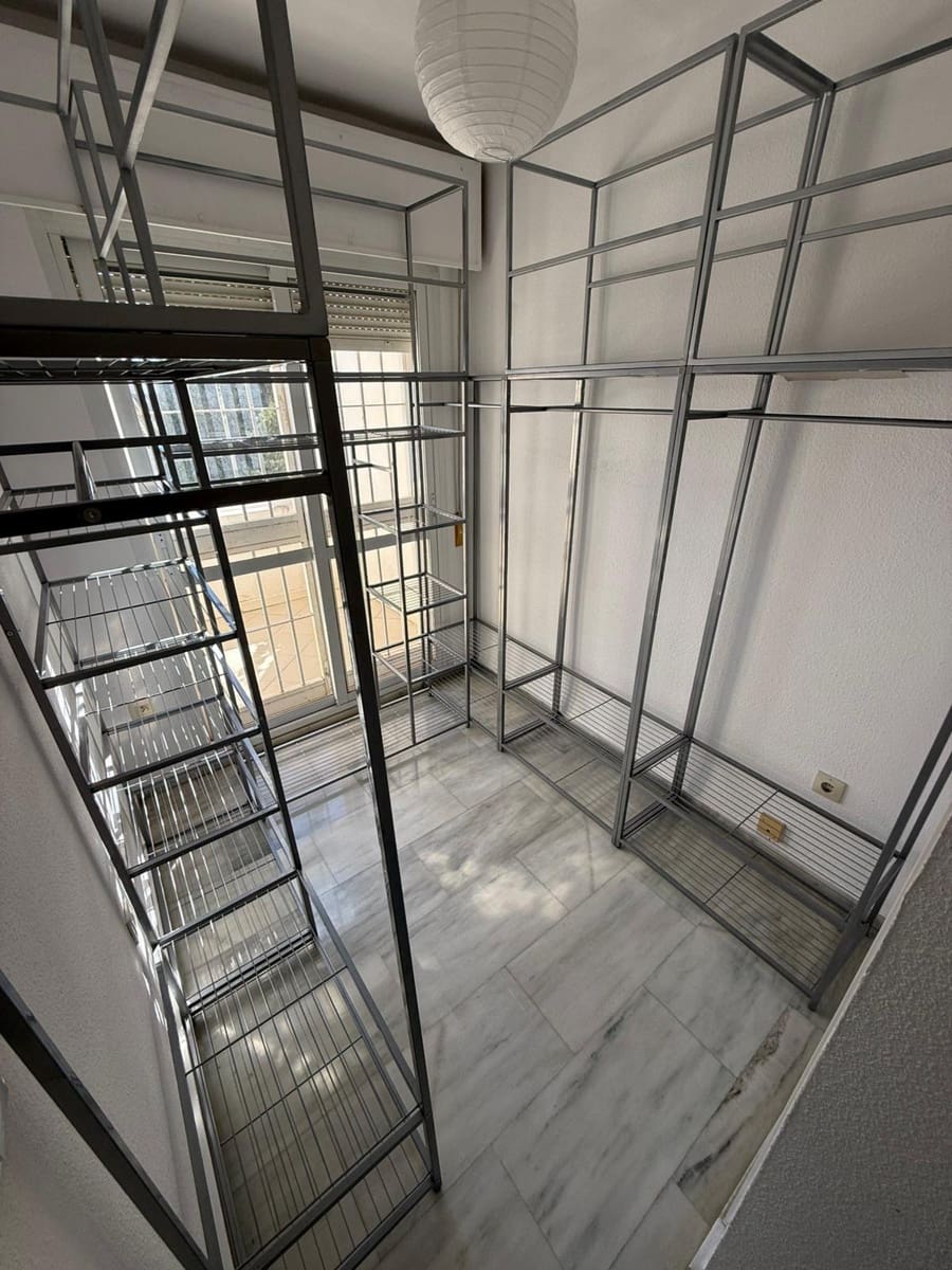 6 makuuhuone Rivitalo vuokrattavana paikassa Malaga kaupunki mukana uima-altaan 
autotalli - 2 000 € (Ref: 9627740)