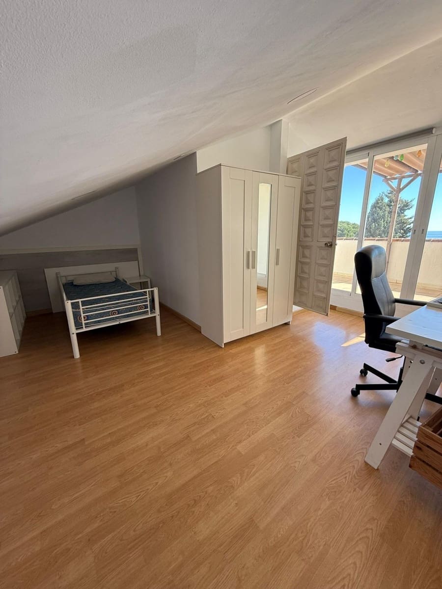 6 makuuhuone Rivitalo vuokrattavana paikassa Malaga kaupunki mukana uima-altaan 
autotalli - 2 000 € (Ref: 9627740)