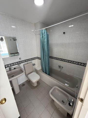 6 makuuhuone Rivitalo vuokrattavana paikassa Pedregalejo, Málaga kaupunki mukana uima-altaan 
autotalli - 2 000 € (Ref: 9627740)