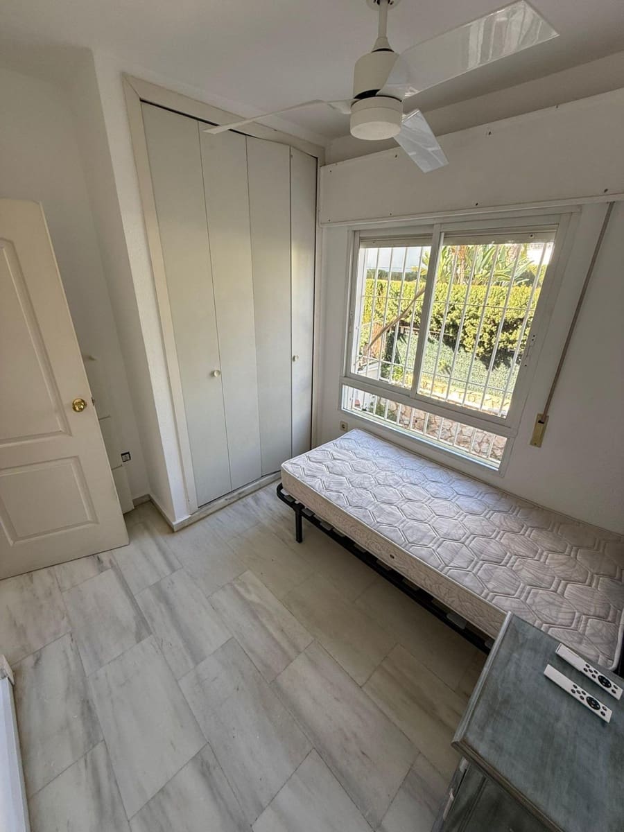 6 makuuhuone Rivitalo vuokrattavana paikassa Malaga kaupunki mukana uima-altaan 
autotalli - 2 000 € (Ref: 9627740)