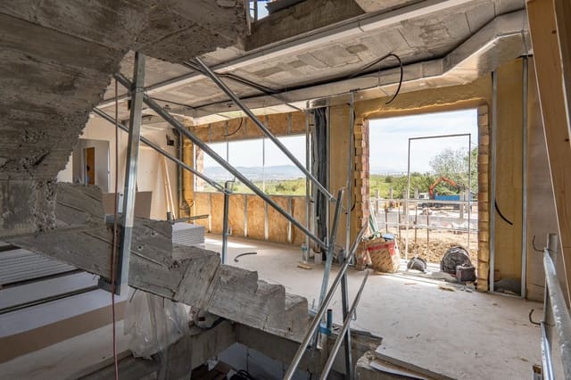 3 soveværelse Semi-Rækkehus til salg i Alhaurín de la Torre med swimmingpool - € 905.000 (Ref: 9674427)