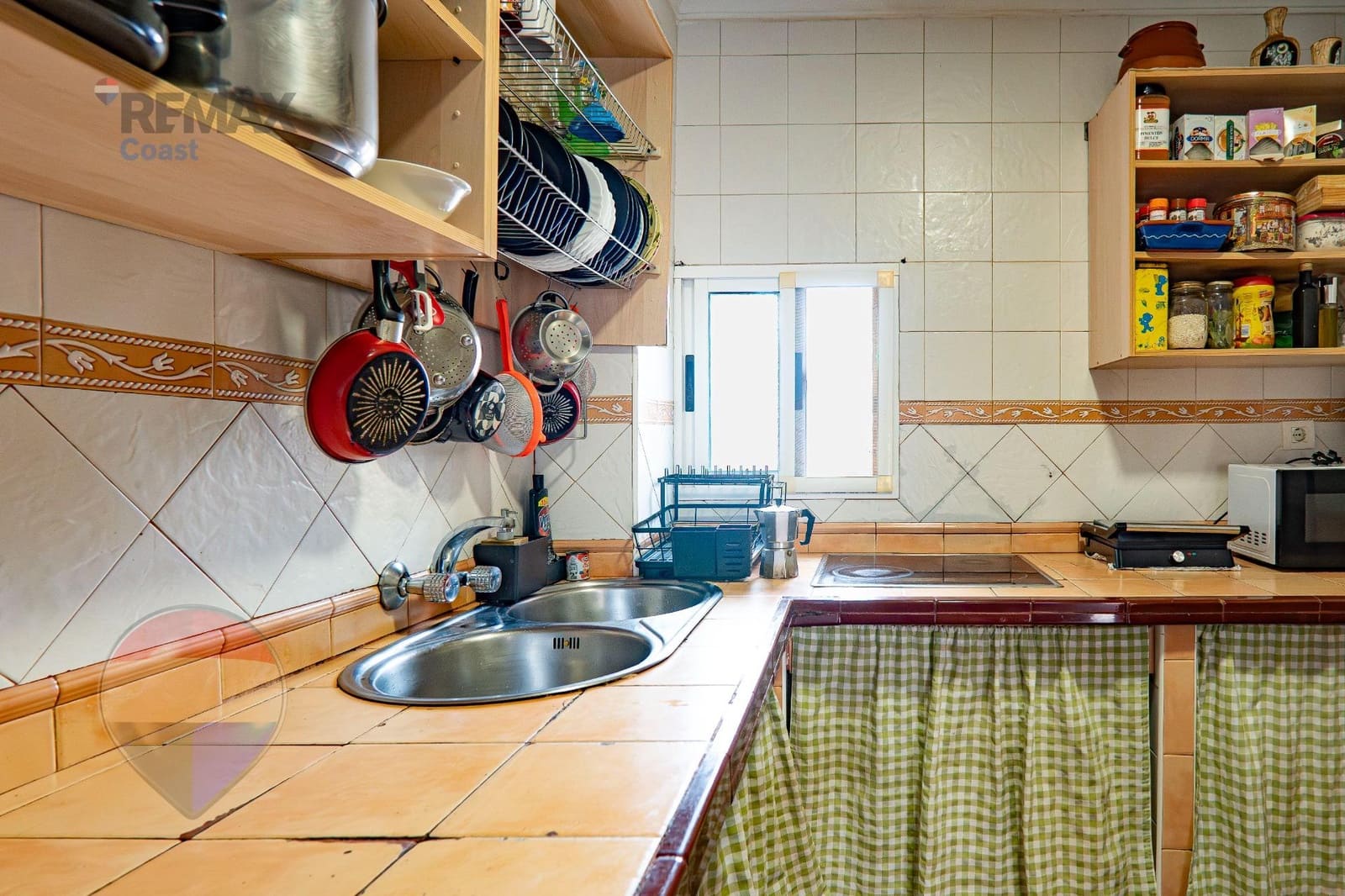 3 makuuhuone Omakotitalo myytävänä paikassa Malaga kaupunki - 266 000 € (Ref: 9679964)