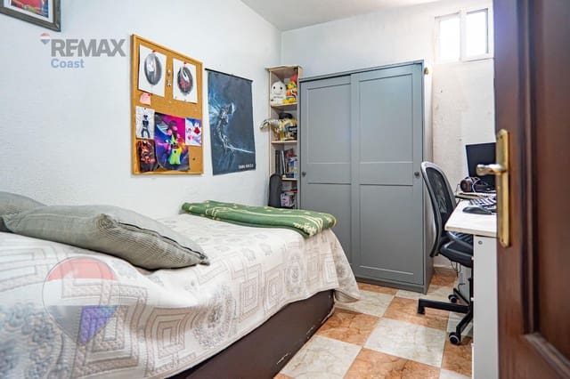 3 sovrum Hus till salu i Ciudad Jardín, Málaga stad - 256 000 € (Ref: 9679964)