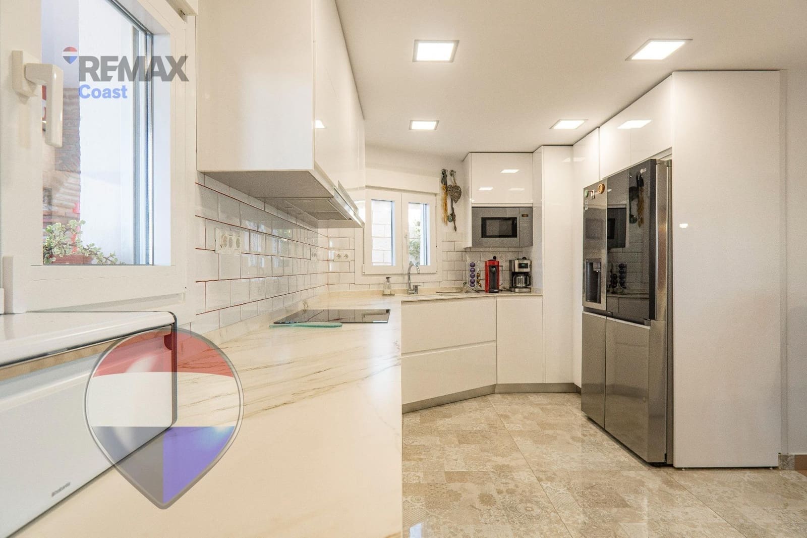 7 chambre Villa/Maison à vendre à La Cala del Moral avec piscine garage - 1 395 000 € (Ref: 9715057)