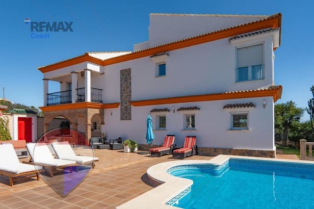 Chalet de 7 habitaciones en La Cala del Moral, Rincón de la Victoria en venta con piscina garaje - 1.395.000 € (Ref: 9715057)