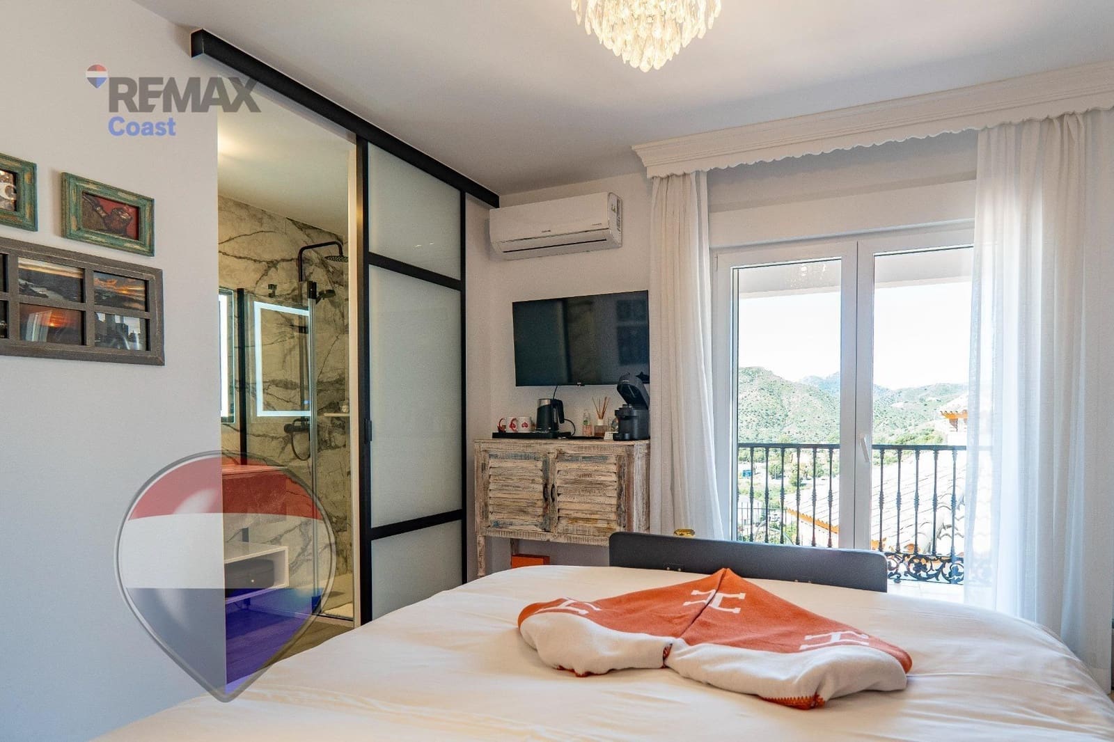 7 chambre Villa/Maison à vendre à La Cala del Moral avec piscine garage - 1 395 000 € (Ref: 9715057)