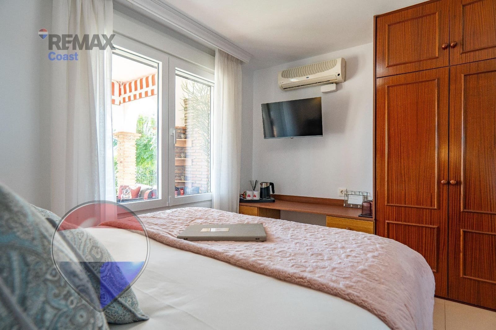 7 chambre Villa/Maison à vendre à La Cala del Moral avec piscine garage - 1 395 000 € (Ref: 9715057)