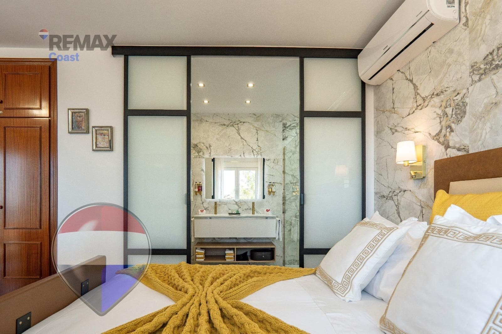 7 chambre Villa/Maison à vendre à La Cala del Moral avec piscine garage - 1 395 000 € (Ref: 9715057)