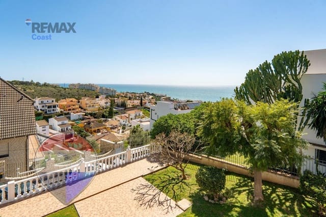 Chalet de 7 habitaciones en La Cala del Moral, Rincón de la Victoria en venta con piscina garaje - 1.395.000 € (Ref: 9715057)