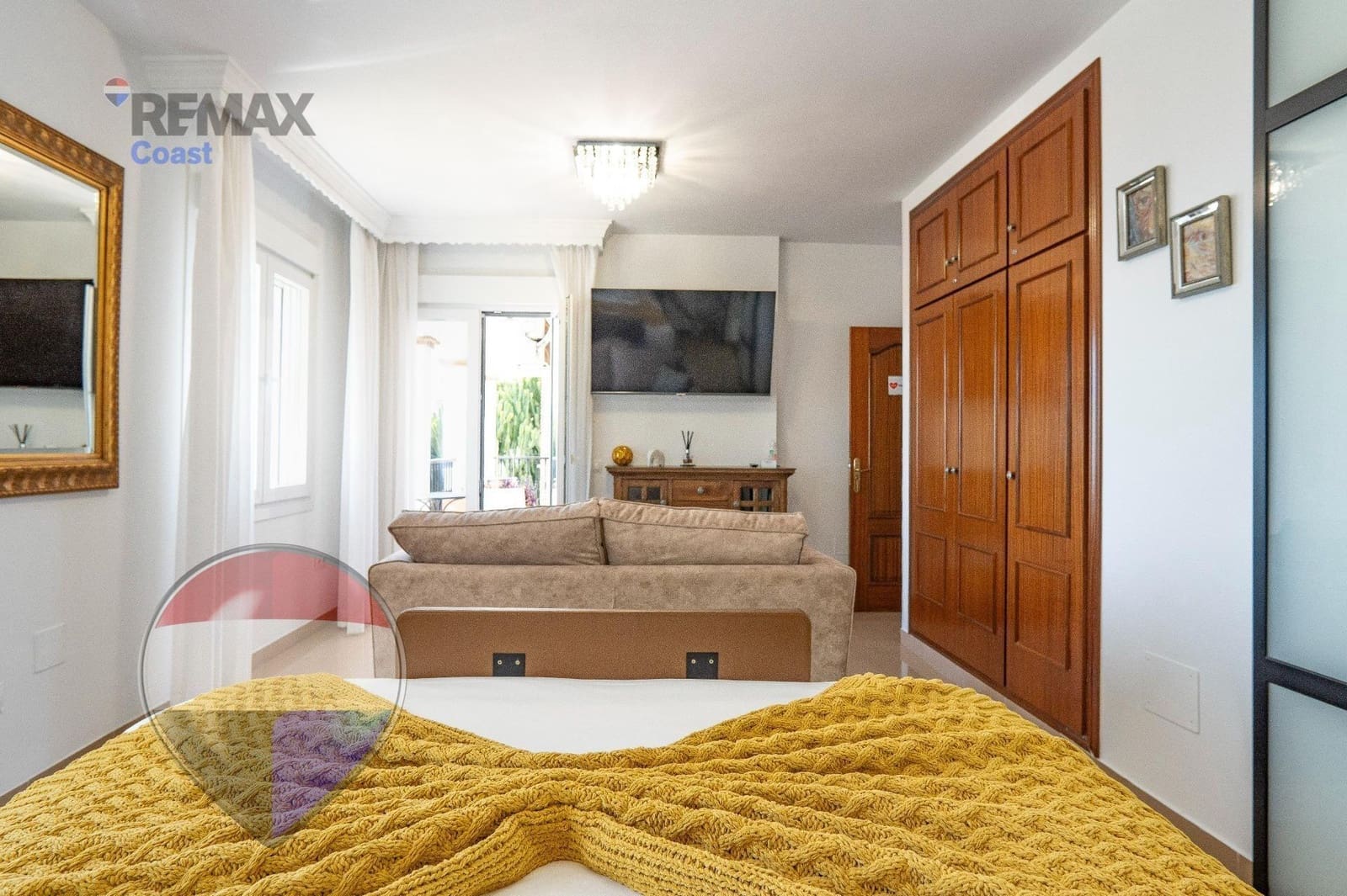 7 chambre Villa/Maison à vendre à La Cala del Moral avec piscine garage - 1 395 000 € (Ref: 9715057)