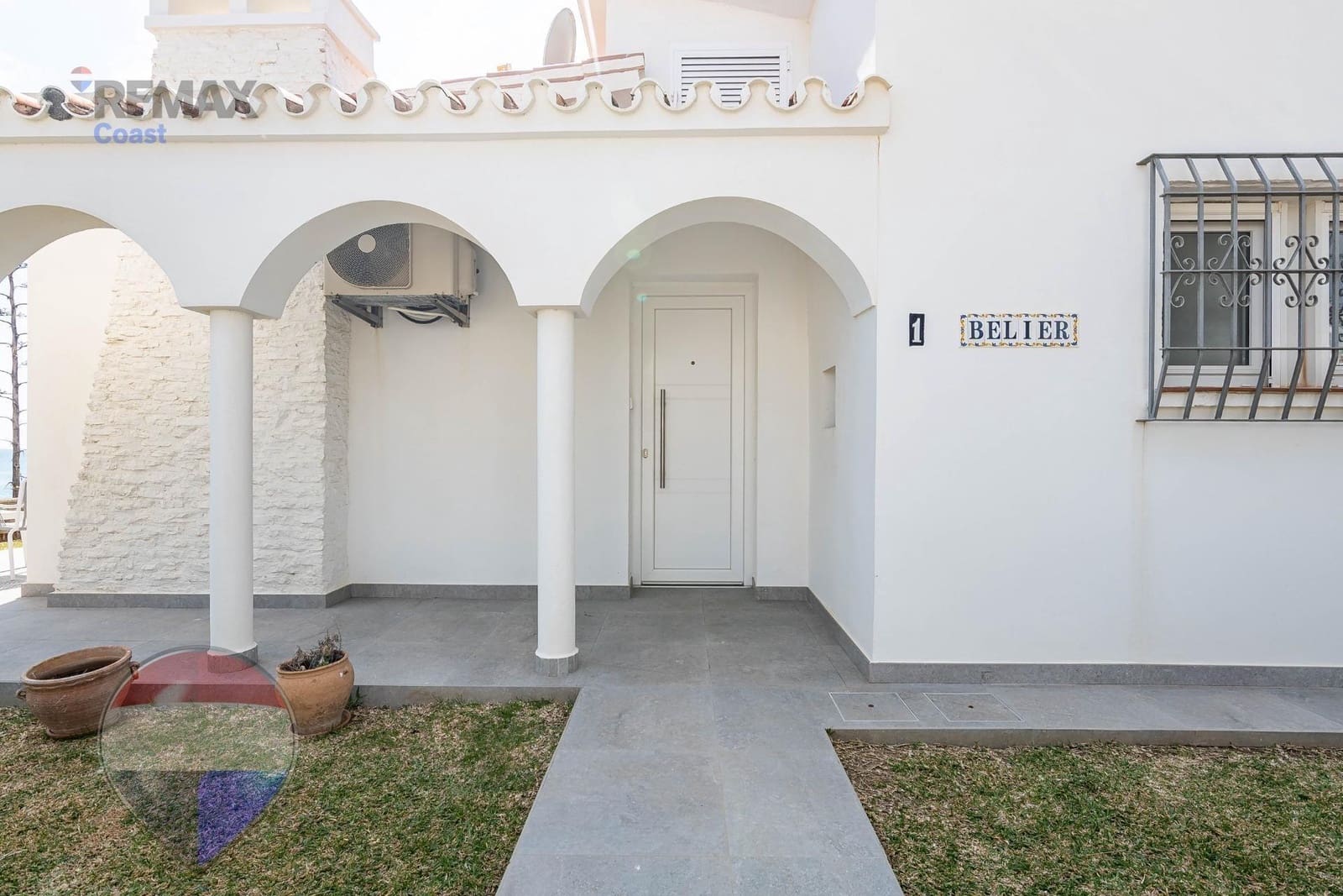 2 soverom Villa til salgs i Mijas med garasje - € 1 100 000 (Ref: 9726772)