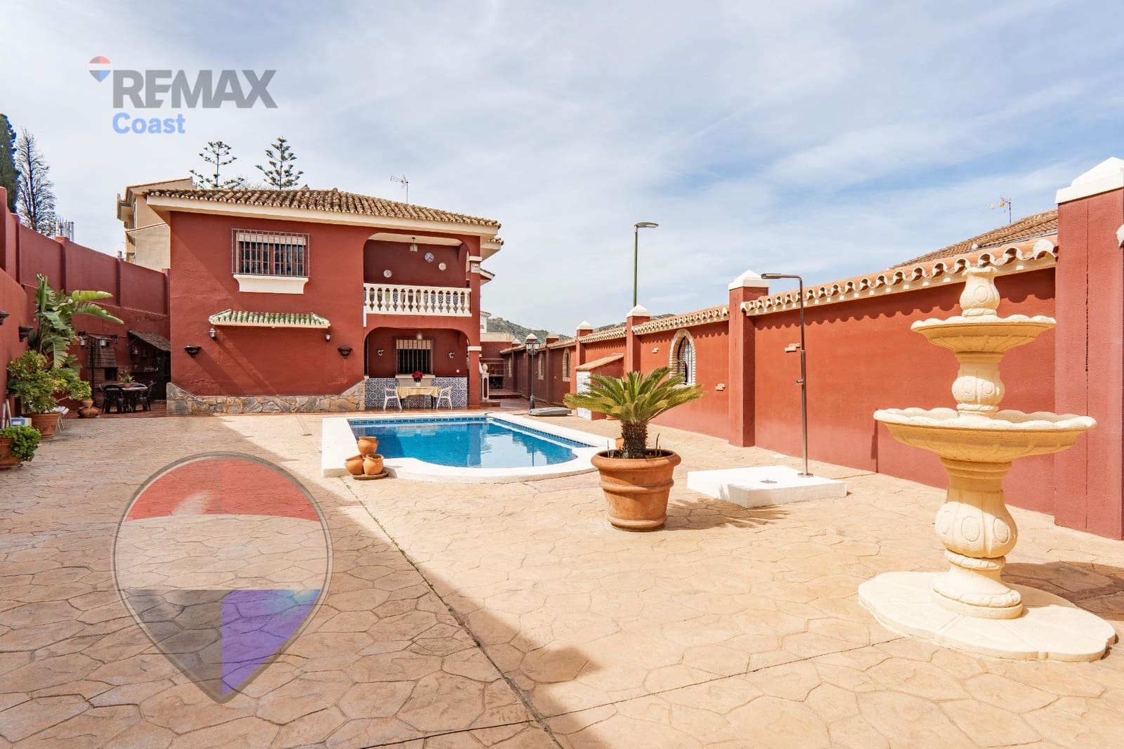 7 Zimmer Villa zu verkaufen in Malaga Stadt mit Pool - 699.000 € (Ref: 9726773)