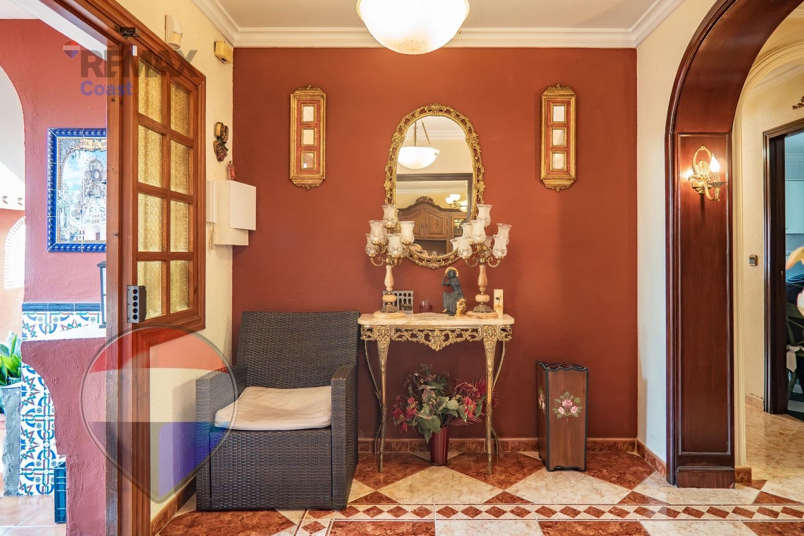 7 Zimmer Villa zu verkaufen in Malaga Stadt mit Pool - 699.000 € (Ref: 9726773)