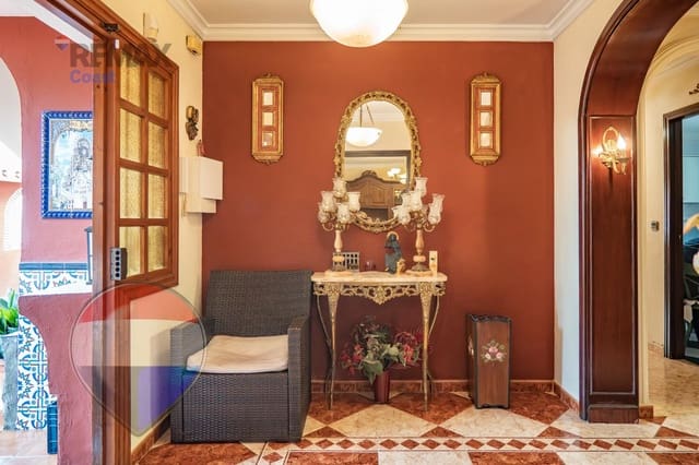 7 Zimmer Villa zu verkaufen in Ciudad Jardín, Málaga Stadt mit Pool - 699.000 € (Ref: 9726773)