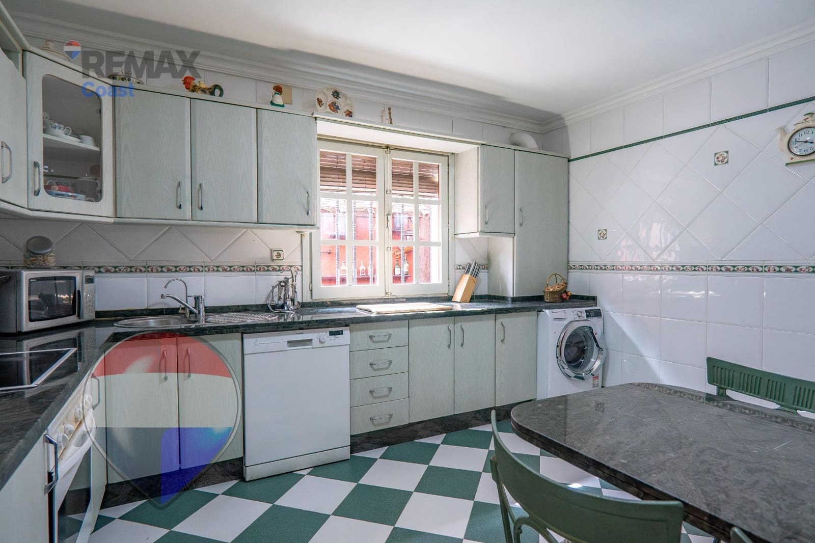 7 Zimmer Villa zu verkaufen in Malaga Stadt mit Pool - 699.000 € (Ref: 9726773)