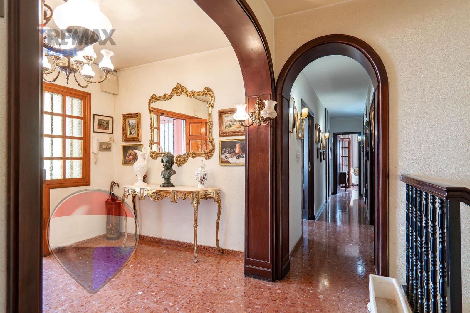 7 Zimmer Villa zu verkaufen in Malaga Stadt mit Pool - 699.000 € (Ref: 9726773)