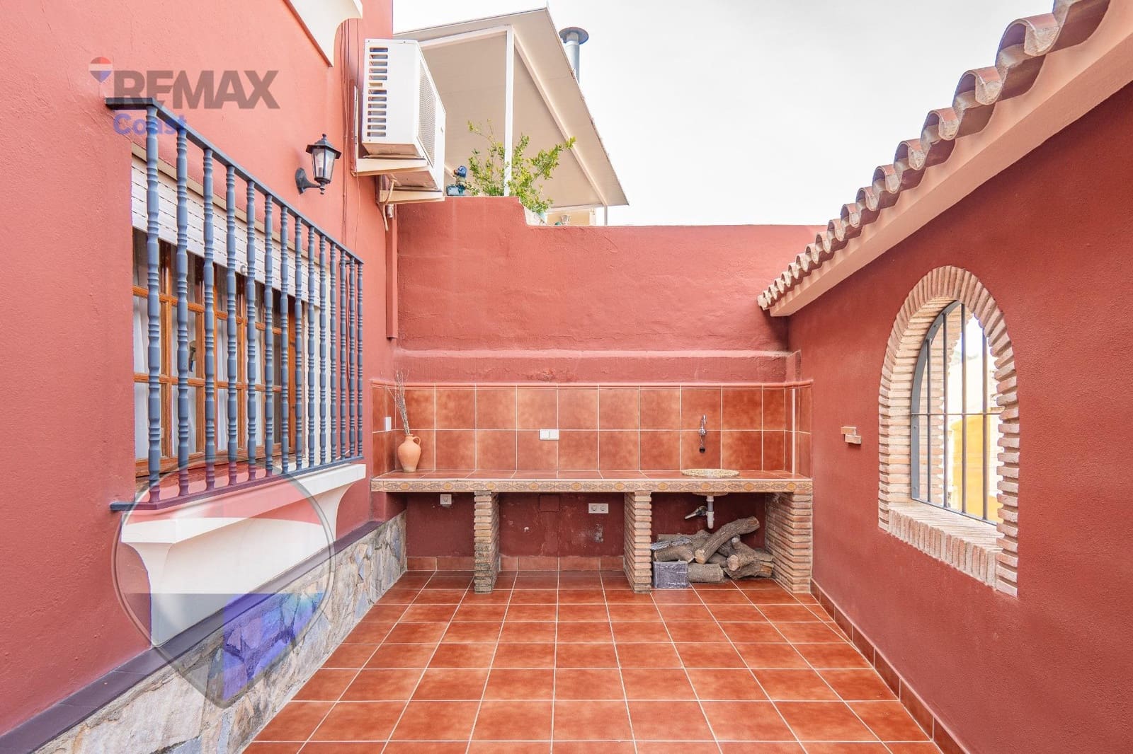 7 Zimmer Villa zu verkaufen in Malaga Stadt mit Pool - 699.000 € (Ref: 9726773)