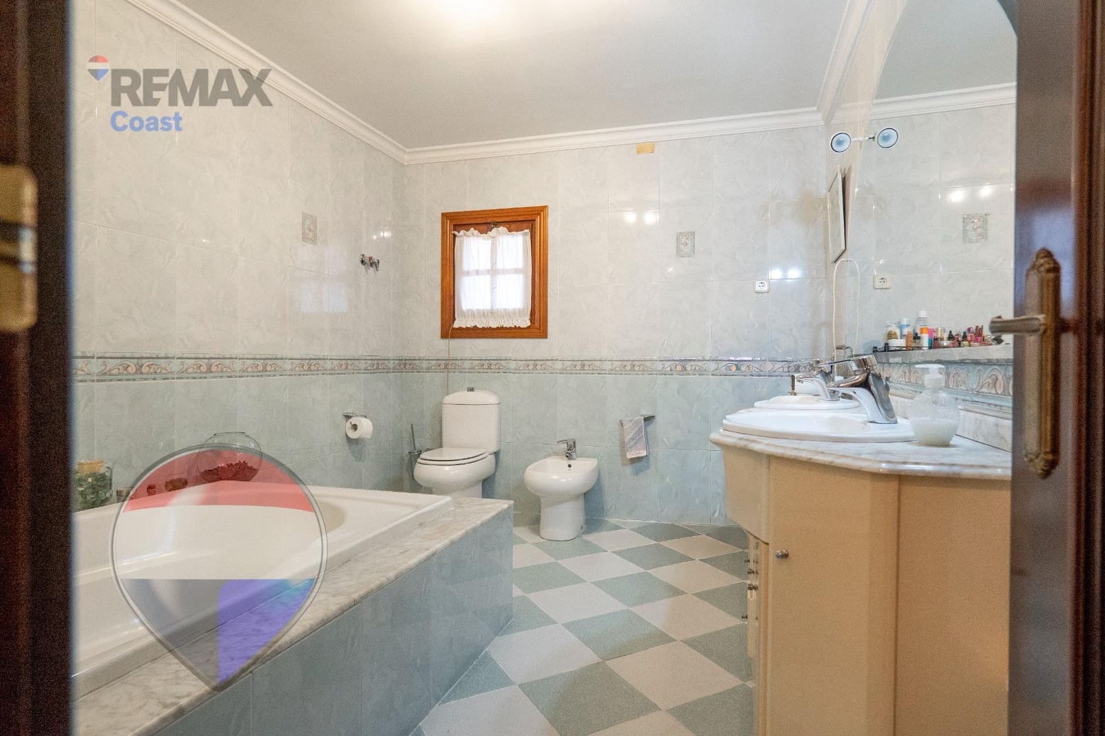 7 bedroom Villa for sale in Malaga city with pool - € 699,000 (Ref: 9726773)