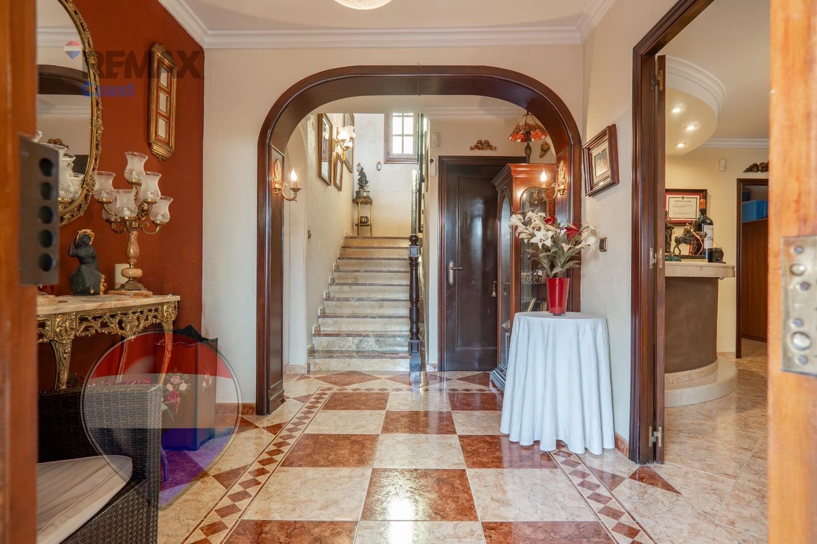 7 bedroom Villa for sale in Malaga city with pool - € 699,000 (Ref: 9726773)