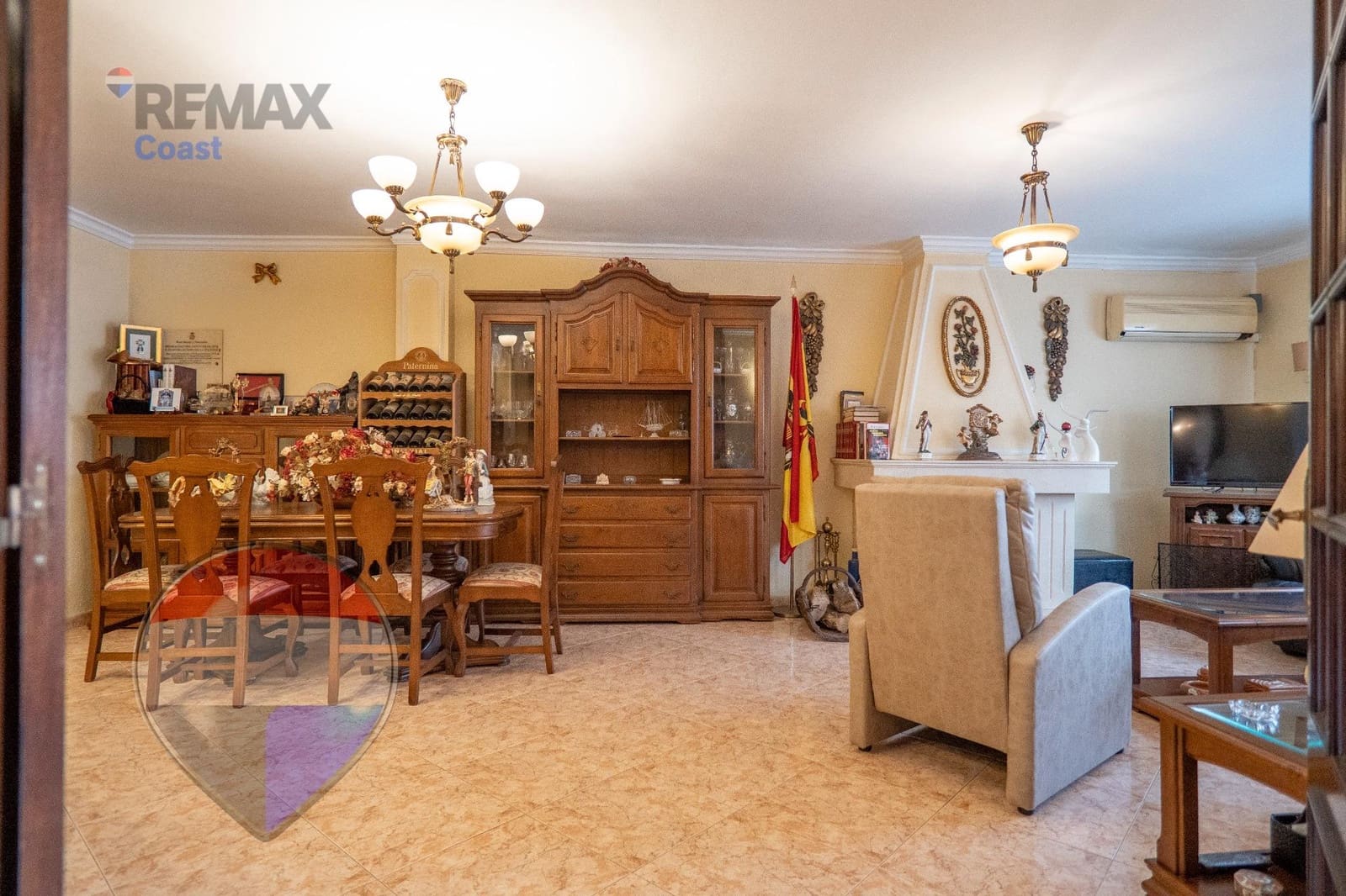 7 bedroom Villa for sale in Malaga city with pool - € 699,000 (Ref: 9726773)